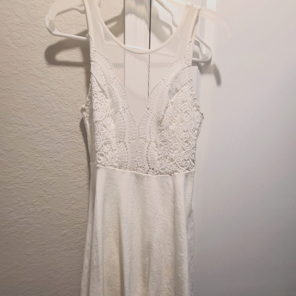 Size m cocktail white dress